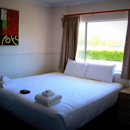 The Commercial Hotel Motel Chinchilla Buitenkant foto